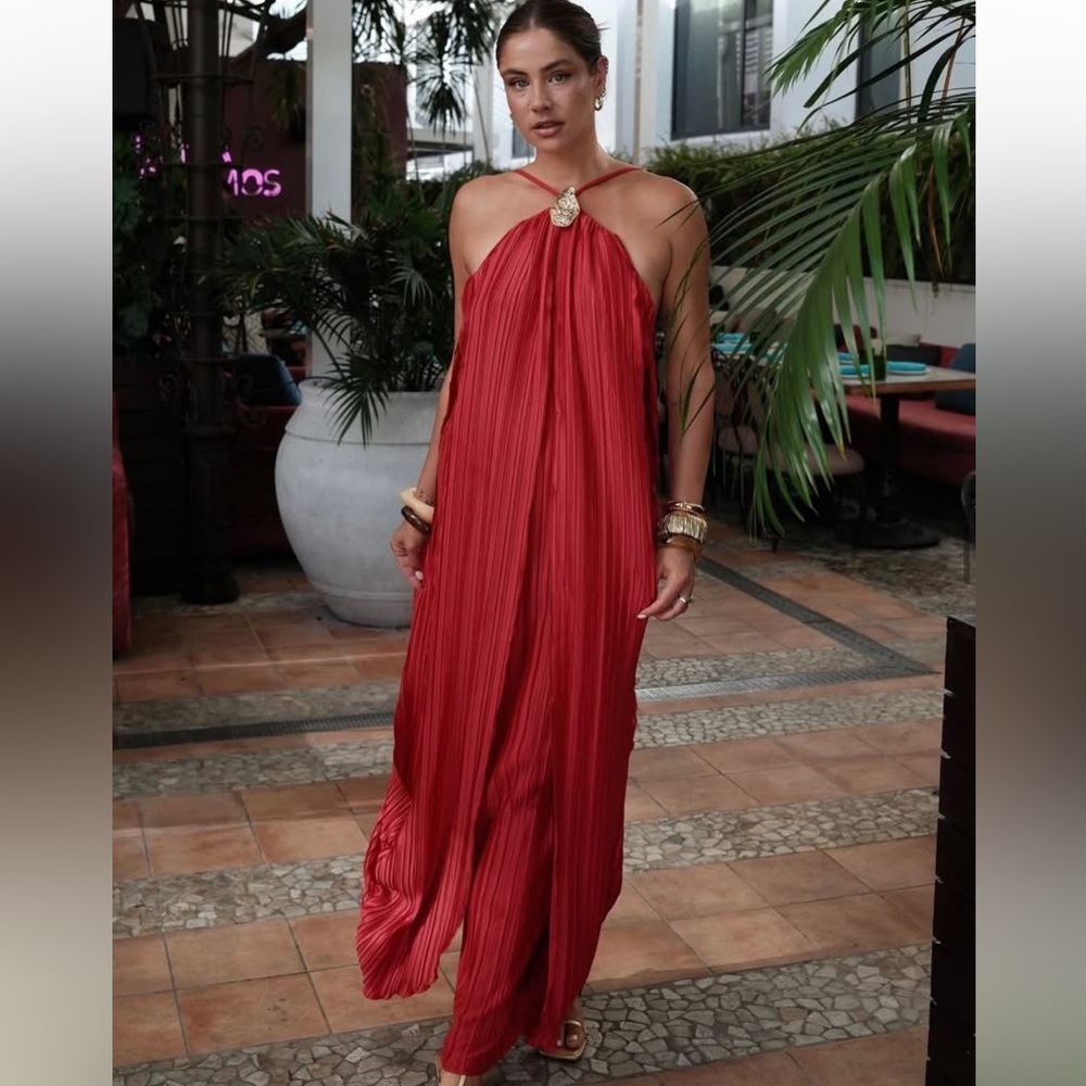 NWT ASOS design plisse halterneck drape maxi dress with oyster gold brooch Sz 8